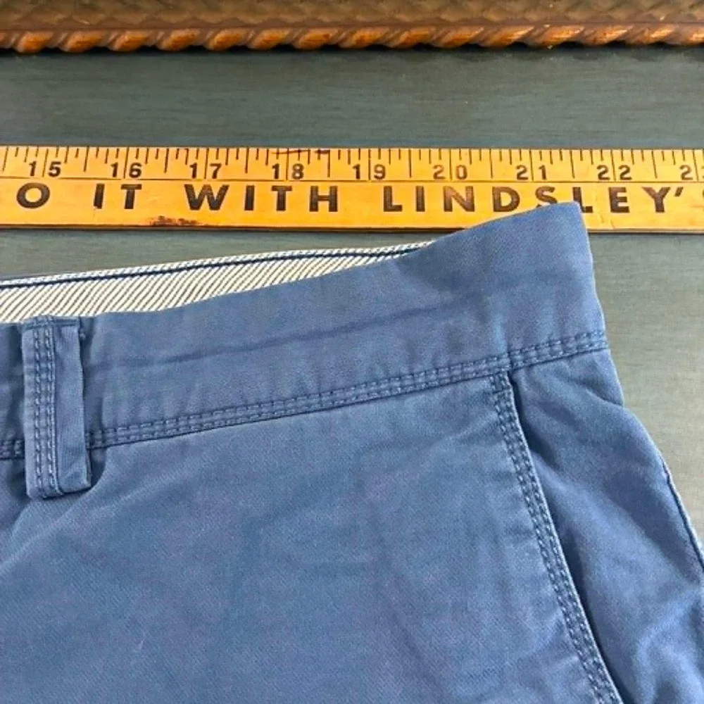 Tommy Bahama Chino Shorts Mens 42 Blue Flat Front Cotton Blend Coastal Resort